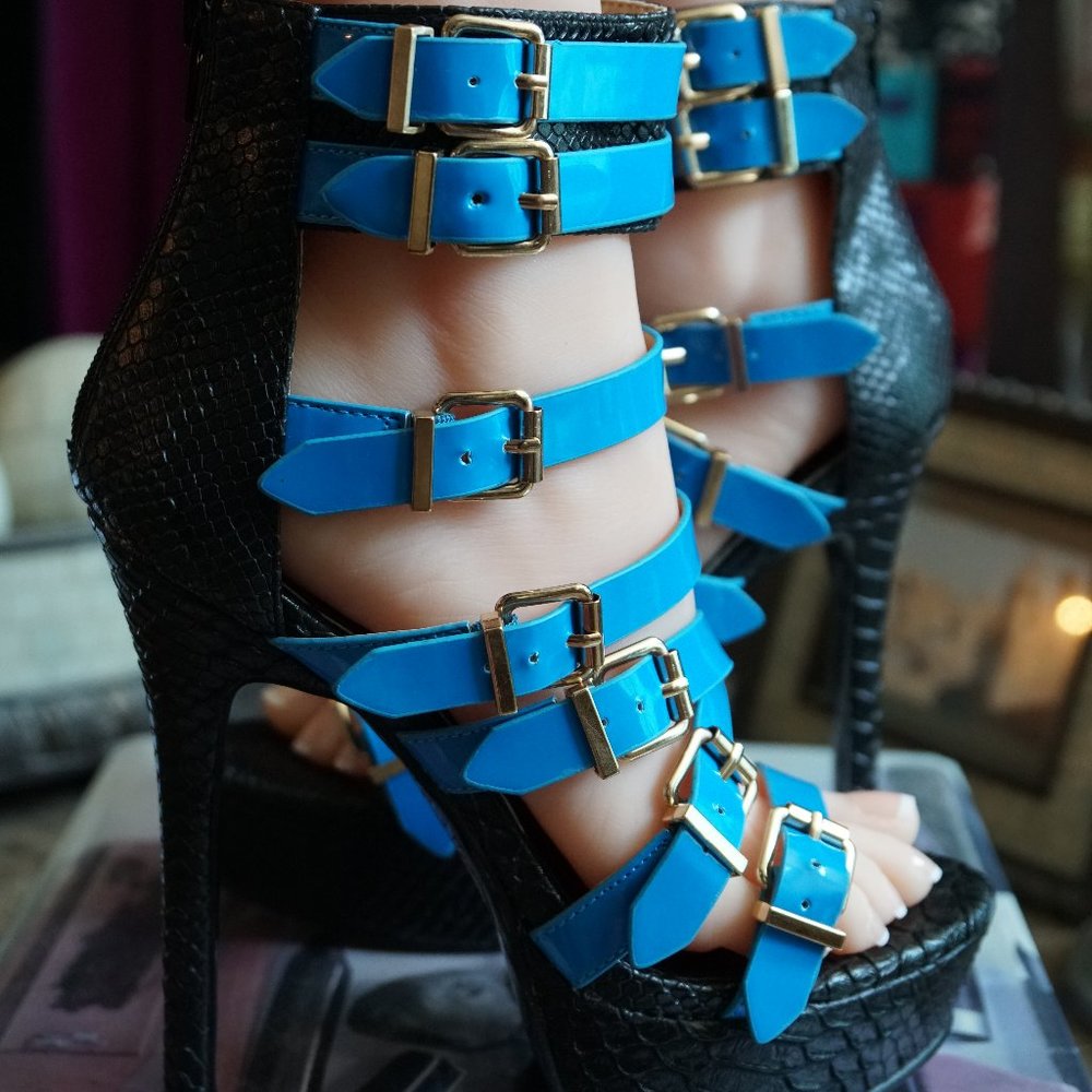 SCENE "Abrea" (SHOEDAZZLE) Black/blue Platform sz8